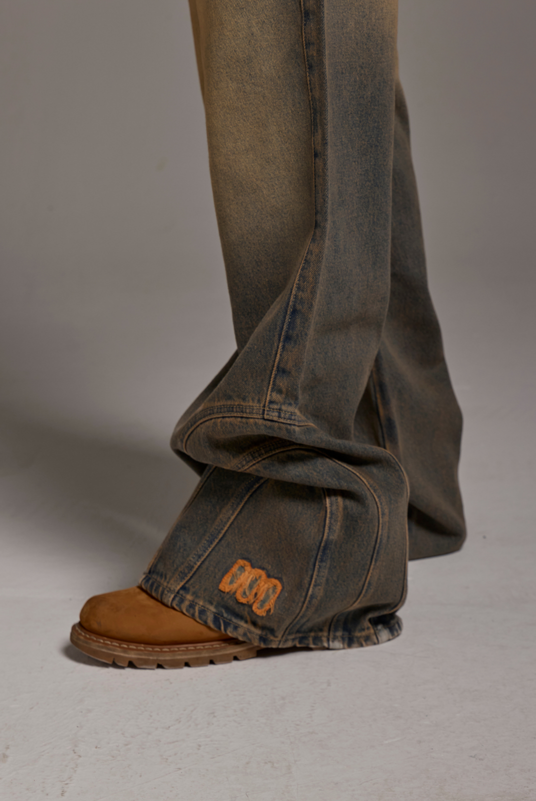 ALIEN DENIM JEANS
